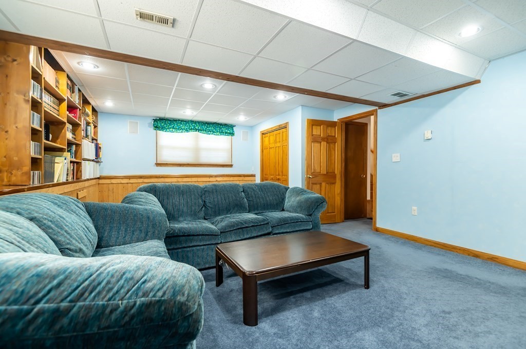 93 Rolling Ridge Lane Methuen, MA 01844 - Photo 14 of 28 Gallery Image 14