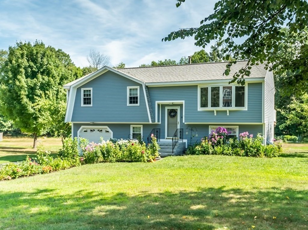 93 Rolling Ridge Lane Methuen, MA 01844 - Photo 2 of 28 Gallery Image 2