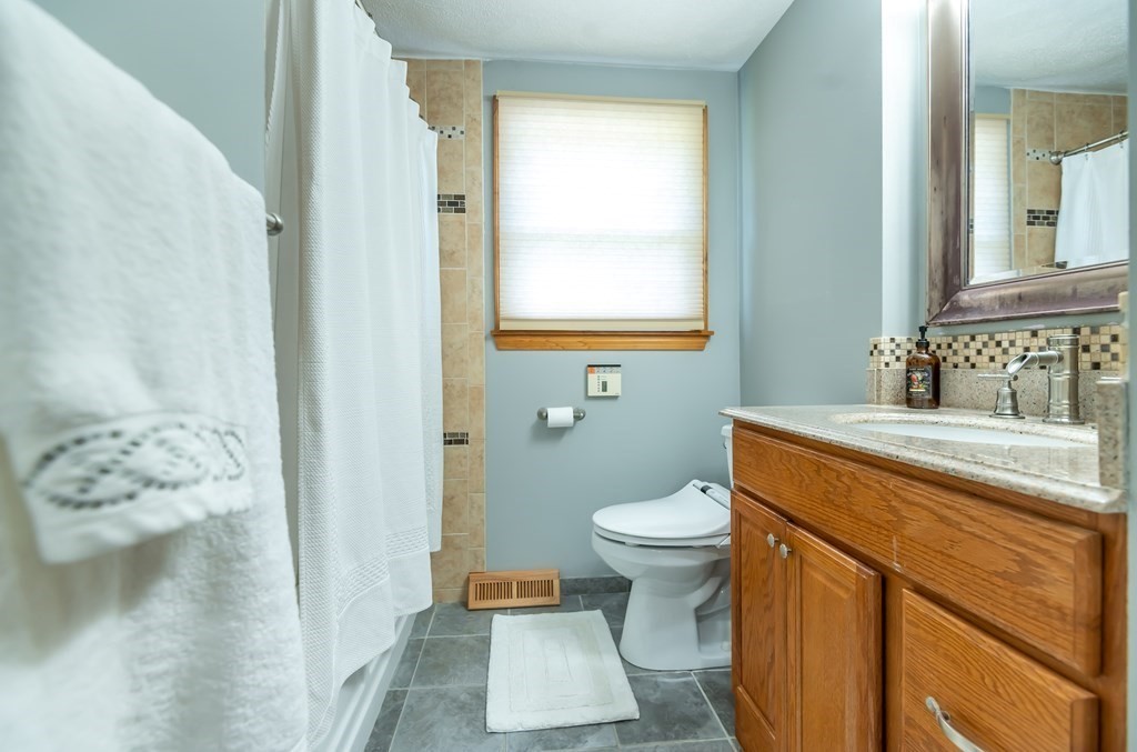 93 Rolling Ridge Lane Methuen, MA 01844 - Photo 21 of 28 Gallery Image 21