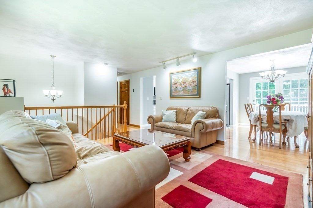 93 Rolling Ridge Lane Methuen, MA 01844 - Photo 3 of 28 Gallery Image 3