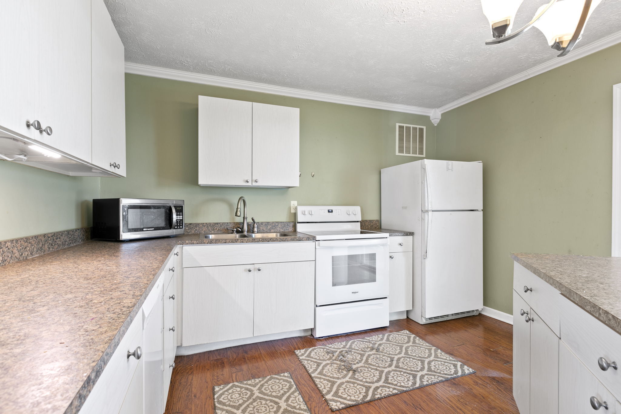 1586 North Blue Road Greenfield, IN 46140 - Photo 19 of 44 Gallery Image 19