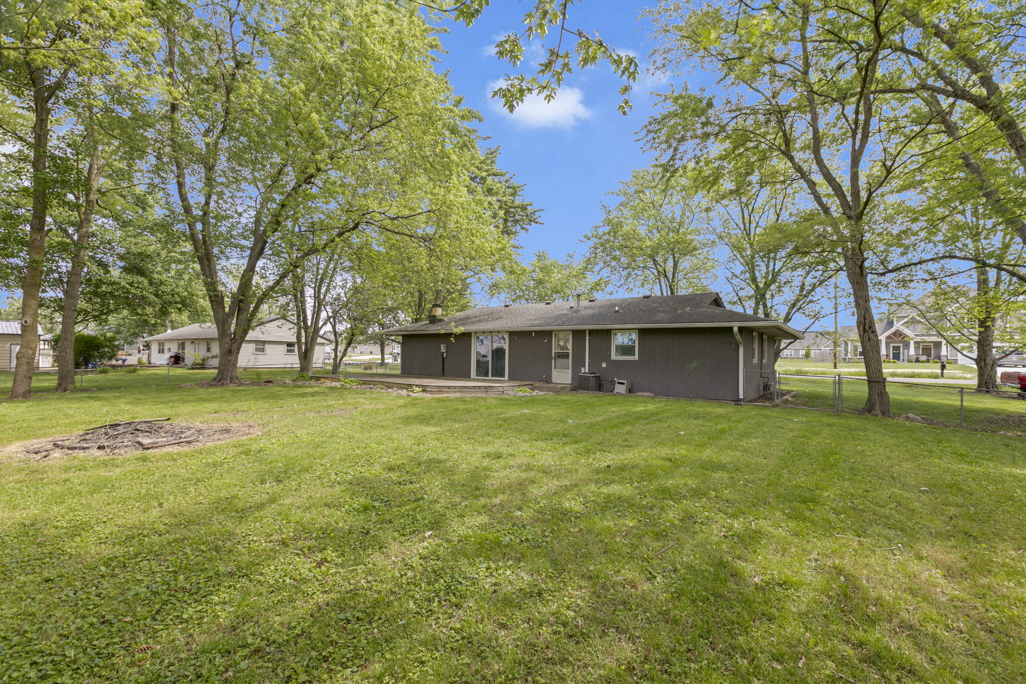 1586 North Blue Road Greenfield, IN 46140 - Photo 38 of 44 Gallery Image 38