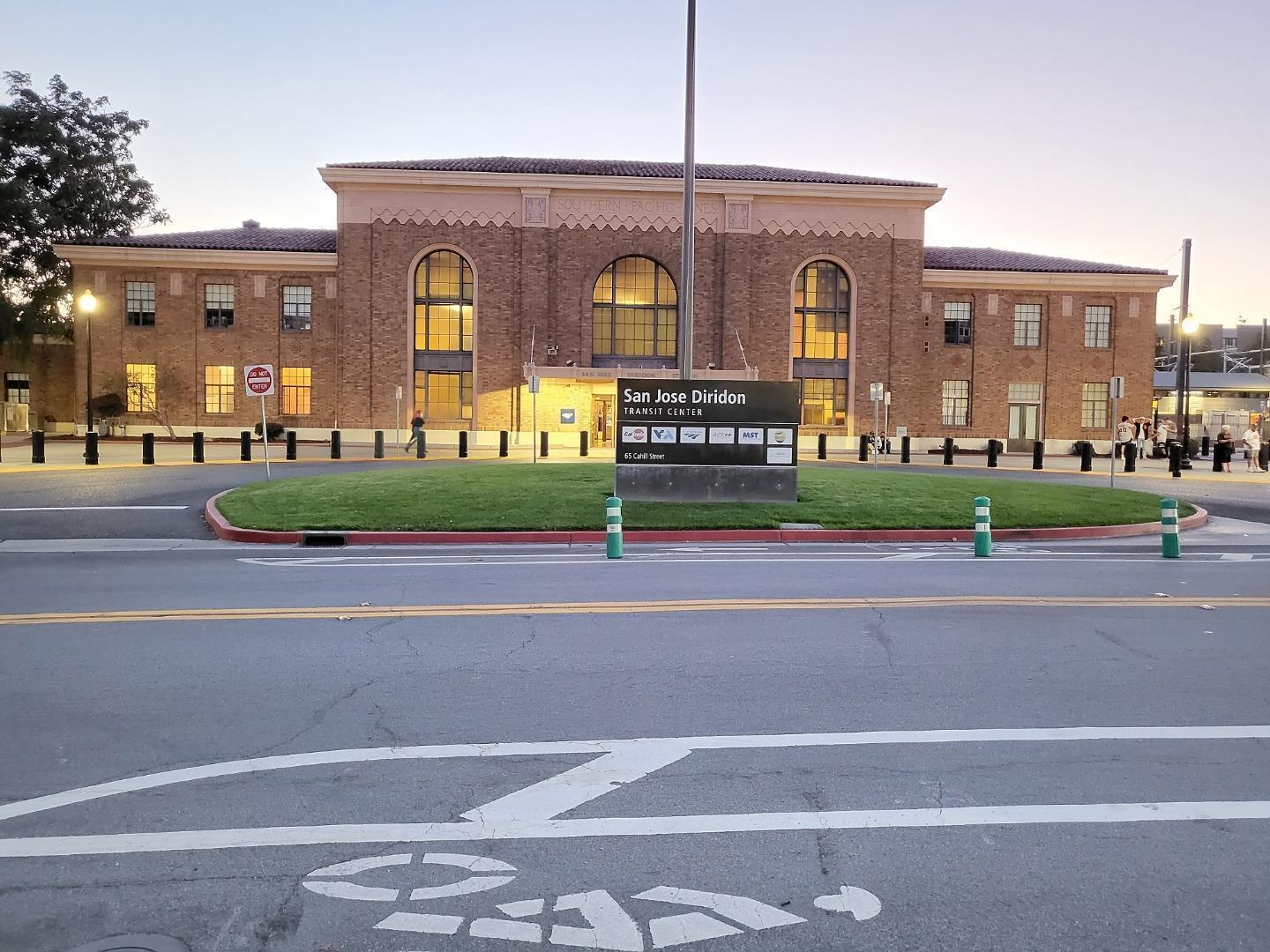 236 Grayson Terrace San Jose, CA 95126 - Photo 38 of 40 a front view of a house with a garden and plants