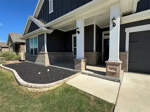 $2,350 | 1433 Eagle Nest Drive, Pelican Bay, TX 76020