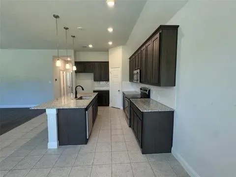 $2,350 | 1433 Eagle Nest Drive, Pelican Bay, TX 76020