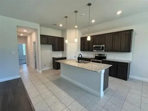 $2,350 | 1433 Eagle Nest Drive, Pelican Bay, TX 76020