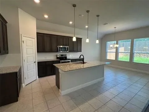 $2,350 | 1433 Eagle Nest Drive, Pelican Bay, TX 76020