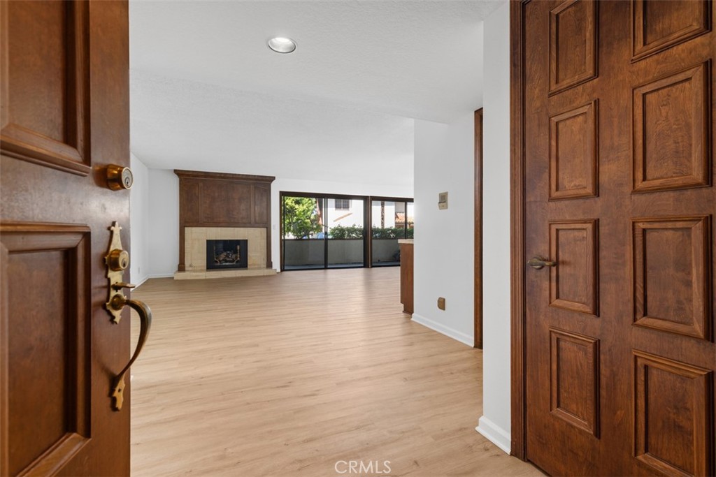 6200 Riviera Circle Long Beach, CA 90815 - Photo 3 of 35 a view of a livingroom with a fireplace