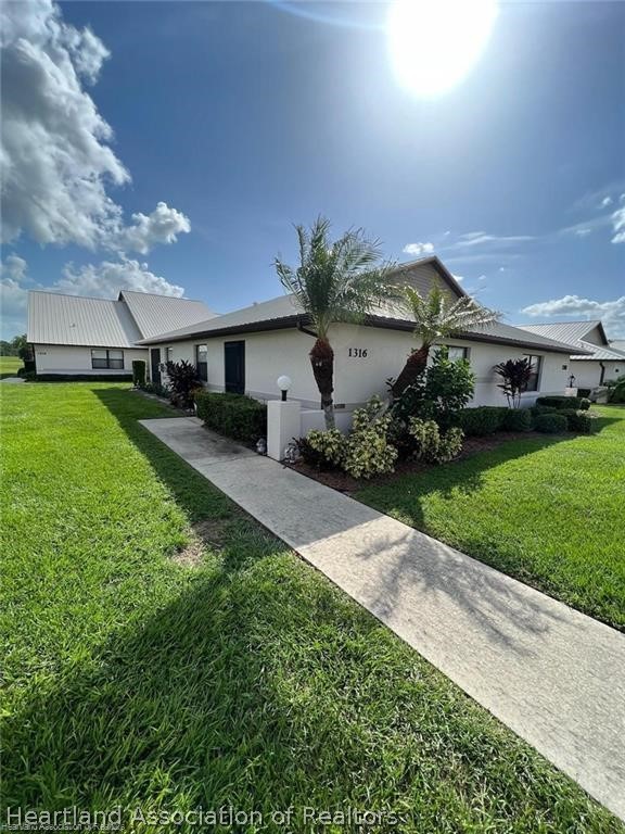 1316 Villaway West Sebring, FL 33876 - Photo 1 of 20