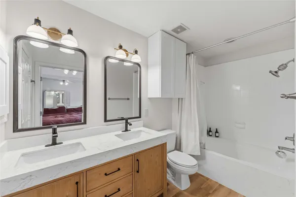 $2,950 | 2607 West Dallas Street, Houston, TX 77019