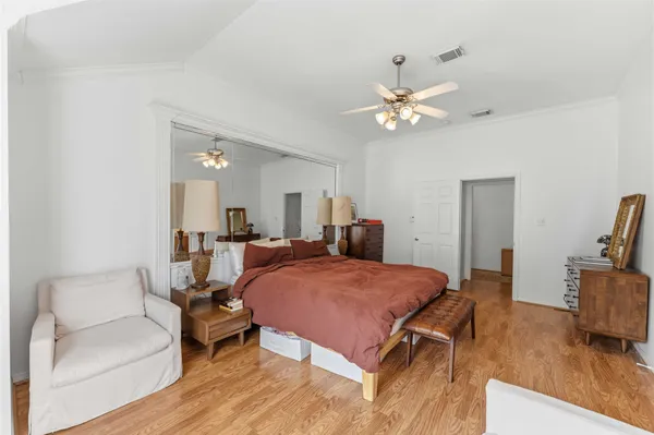 $2,950 | 2607 West Dallas Street, Houston, TX 77019