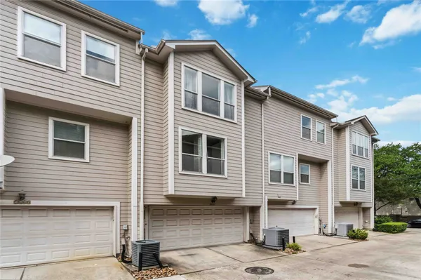 $2,950 | 2607 West Dallas Street, Houston, TX 77019