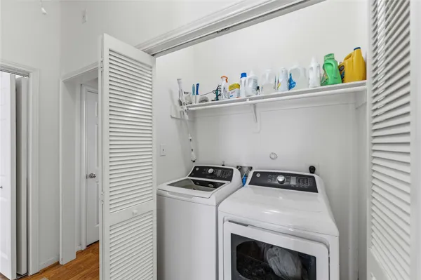 $2,950 | 2607 West Dallas Street, Houston, TX 77019