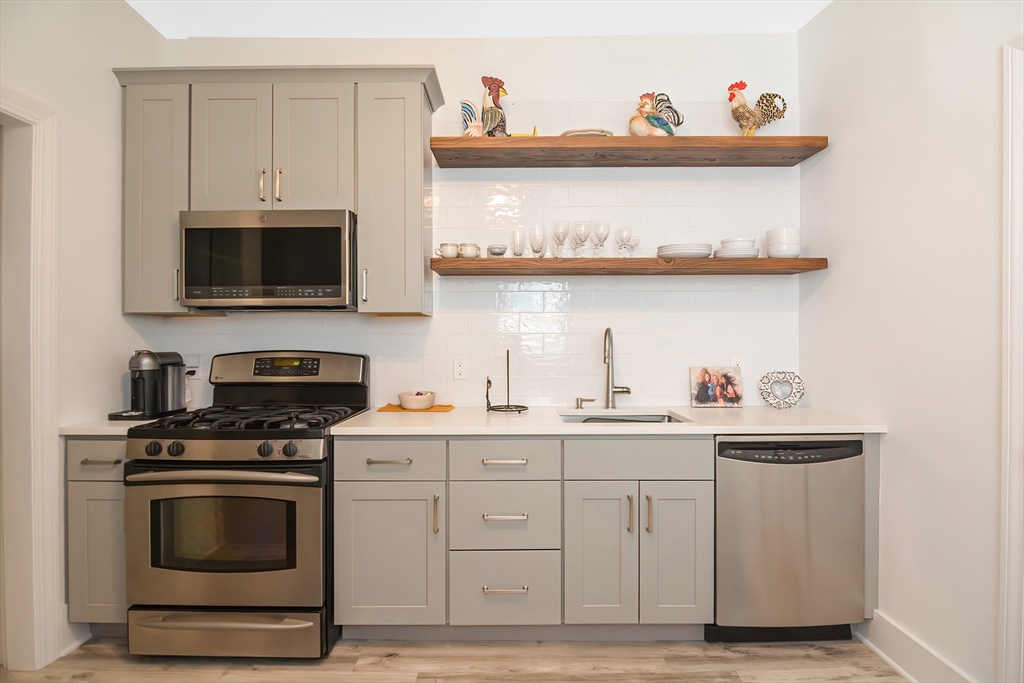 2 Peirce Road Lynn, MA 01902 - Photo 7 of 42