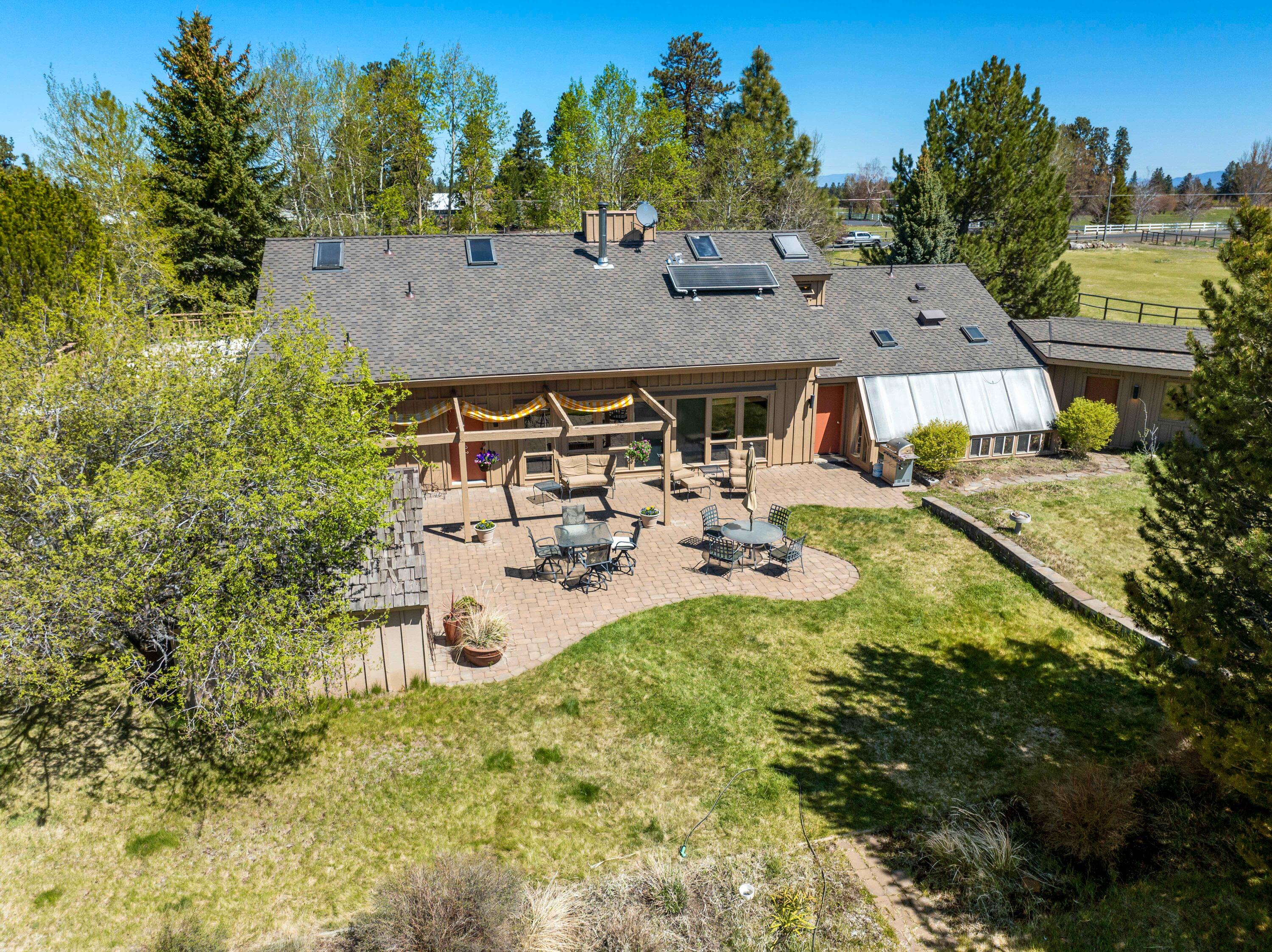 20875 Sholes Road Bend, OR 97702 - Photo 5 of 88 10-Aerial