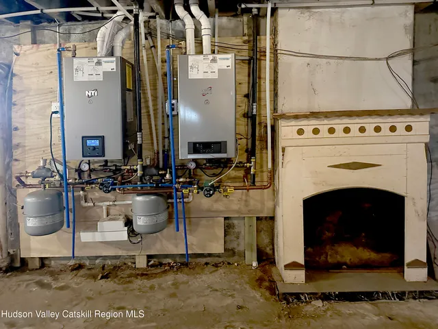 a picture of water heater room