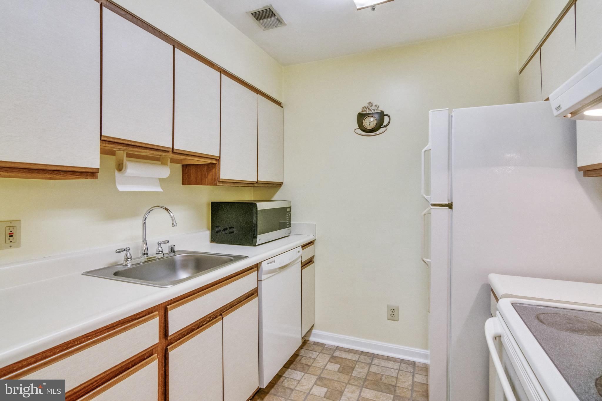 4914 Columbia Road, Unit 3 Columbia, MD 21044 - Photo 13 of 30 Galley Kitchen