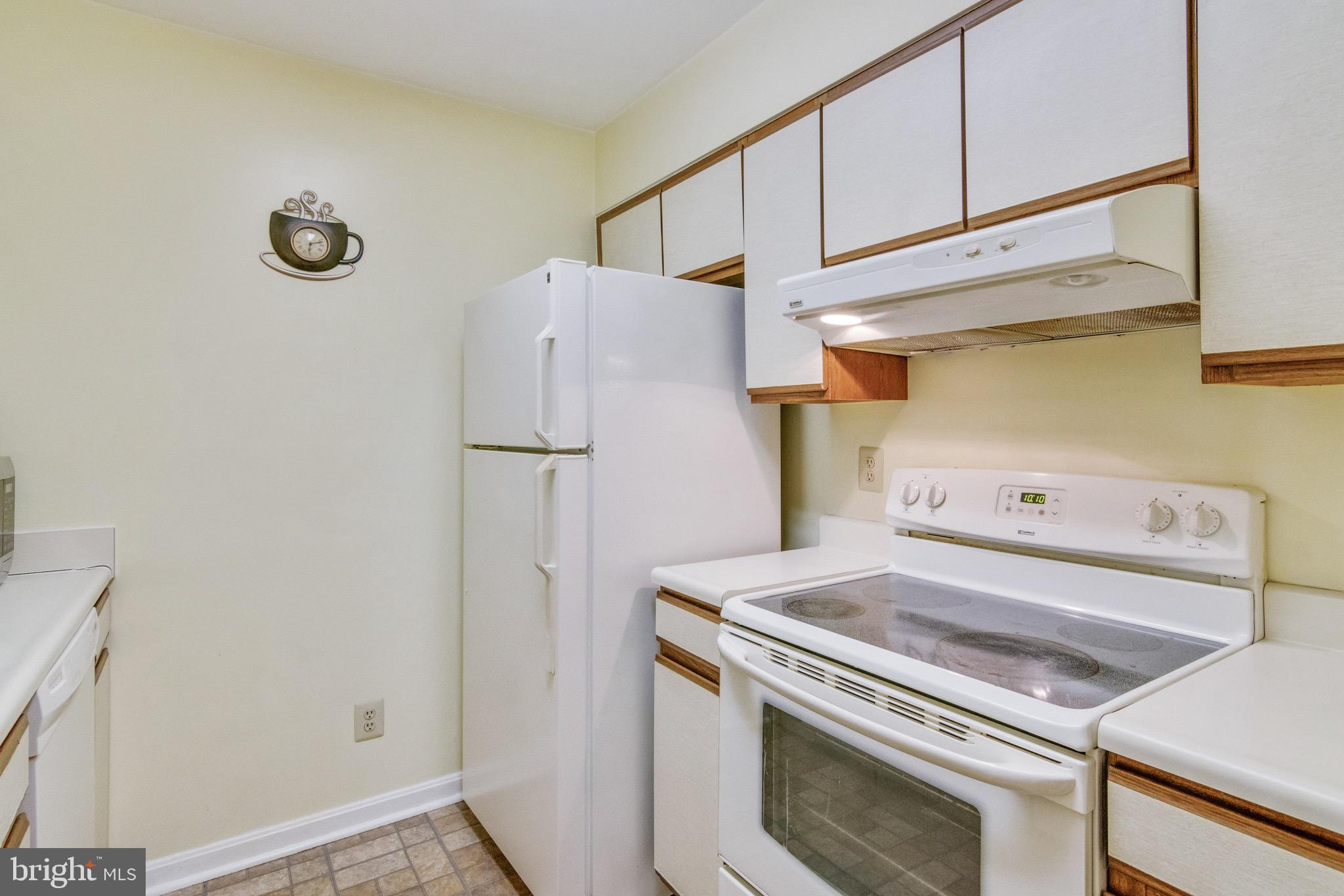 4914 Columbia Road, Unit 3 Columbia, MD 21044 - Photo 14 of 30 Galley Kitchen