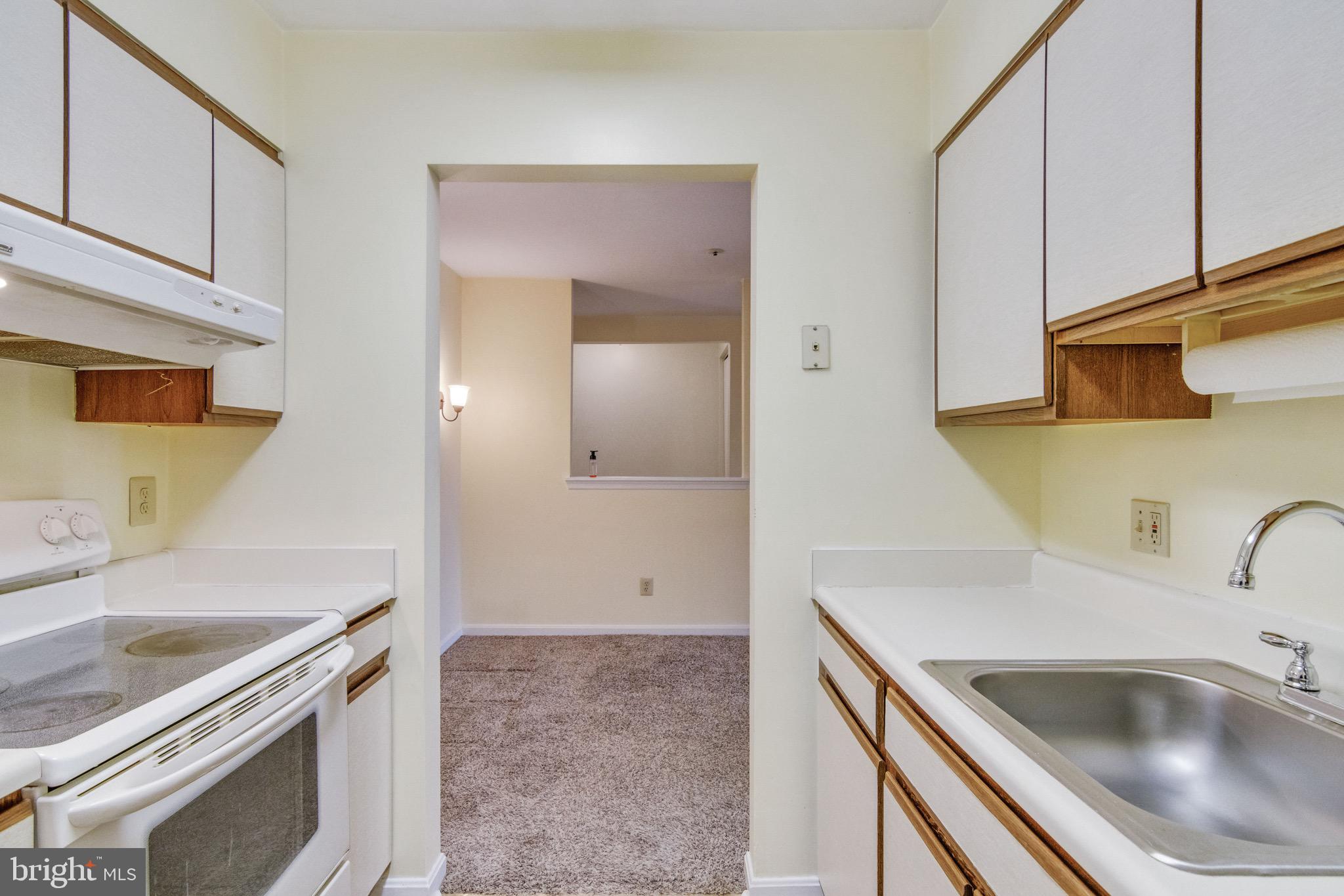 4914 Columbia Road, Unit 3 Columbia, MD 21044 - Photo 15 of 30 Galley Kitchen
