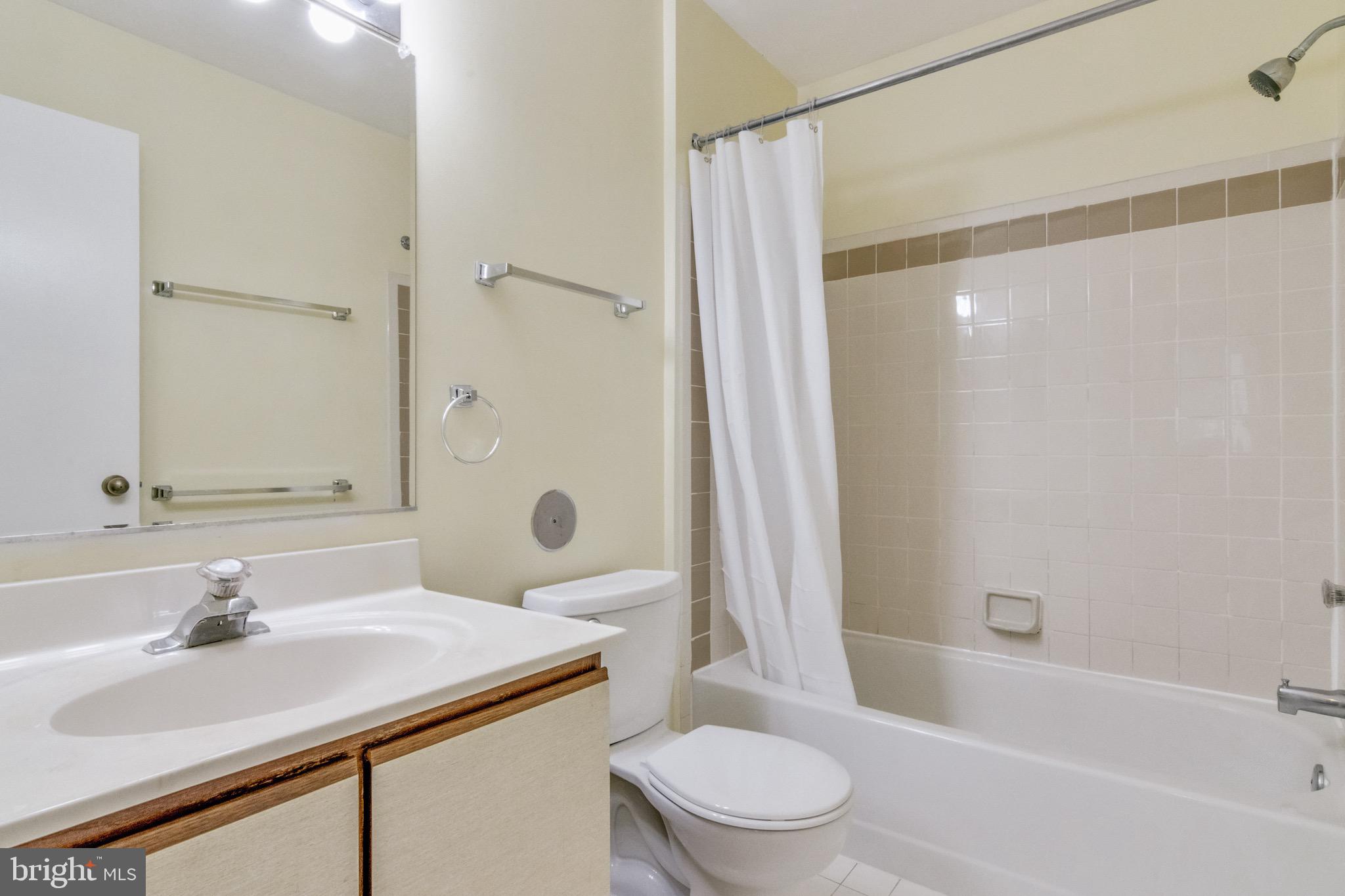 4914 Columbia Road, Unit 3 Columbia, MD 21044 - Photo 23 of 30 Full Bathroom