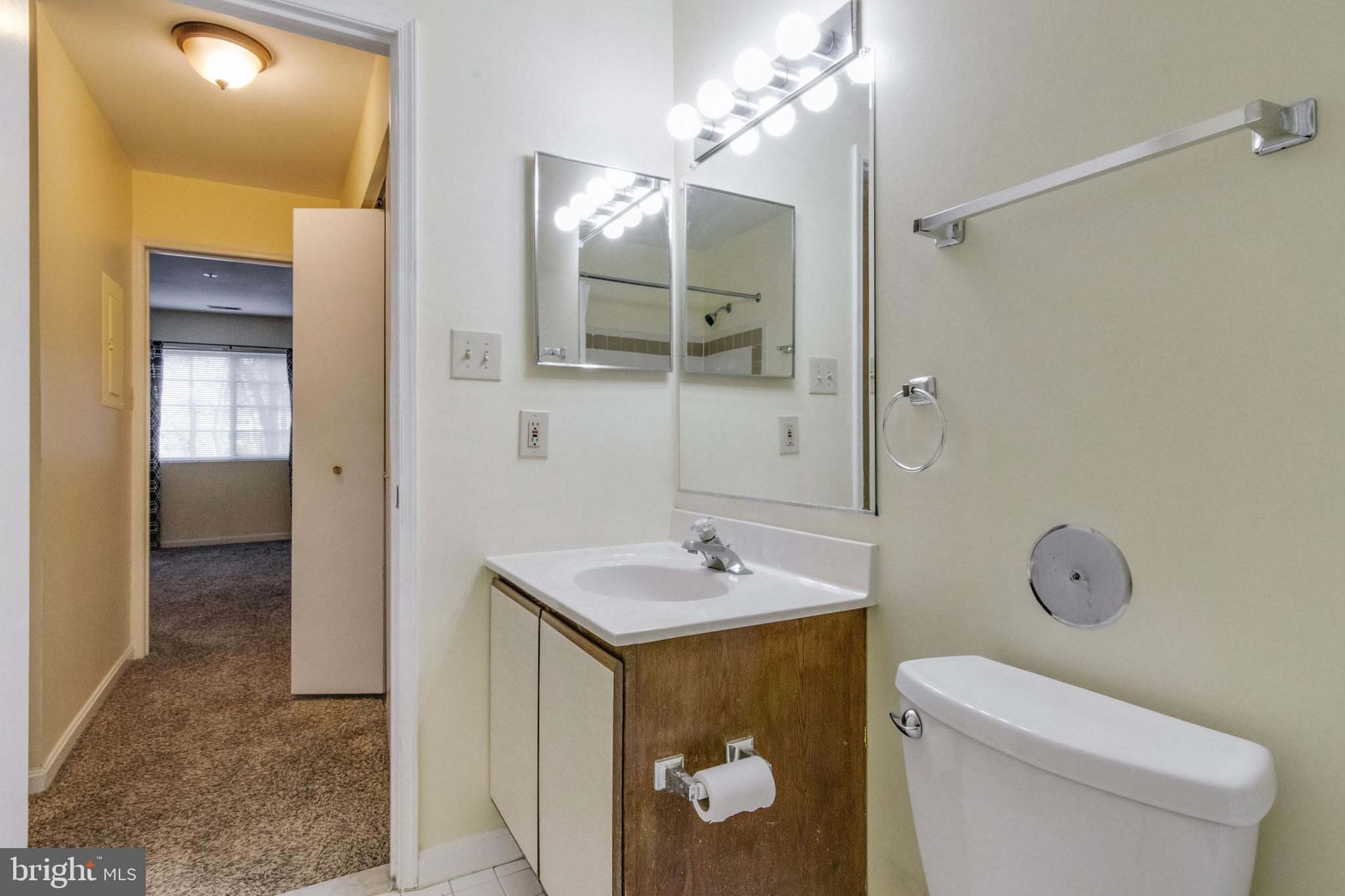 4914 Columbia Road, Unit 3 Columbia, MD 21044 - Photo 24 of 30 Full Bathroom