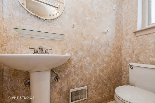 $550,000 | 10057 South Bell Avenue, Chicago, IL 60643