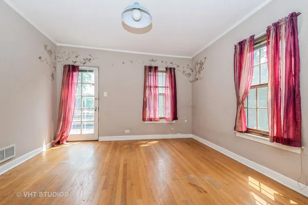 $550,000 | 10057 South Bell Avenue, Chicago, IL 60643
