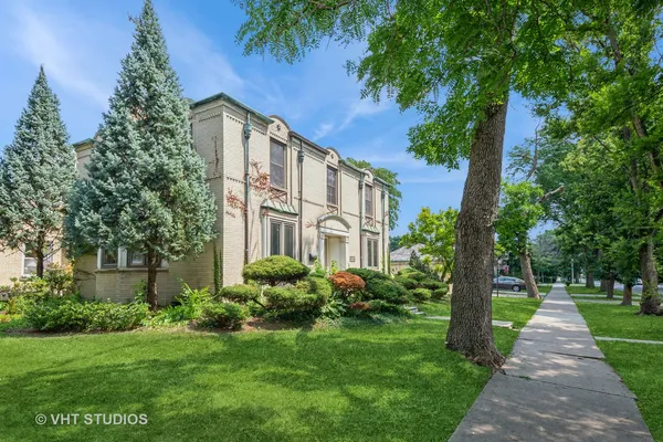 $550,000 | 10057 South Bell Avenue, Chicago, IL 60643