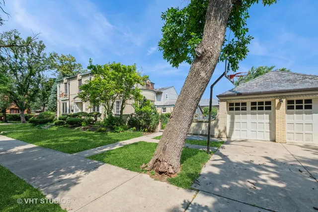 $589,000 | 10057 South Bell Avenue, Chicago, IL 60643