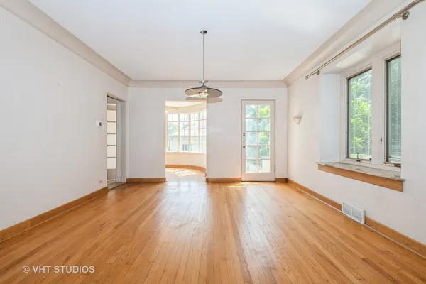 $550,000 | 10057 South Bell Avenue, Chicago, IL 60643