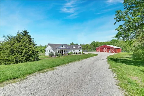 $945,000 | 30424 West 271st Street, Paola, KS 66071