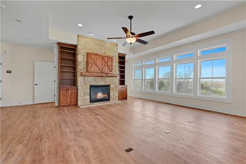 $945,000 | 30424 West 271st Street, Paola, KS 66071