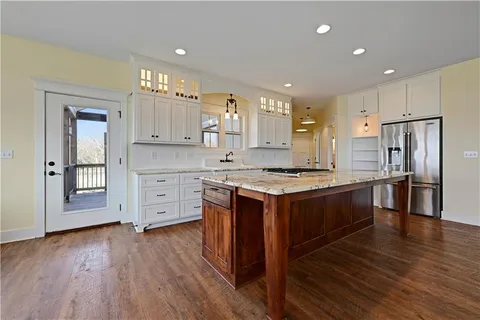 $945,000 | 30424 West 271st Street, Paola, KS 66071