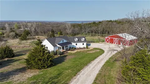 $965,000 | 30424 West 271st Street, Paola, KS 66071