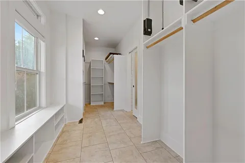 $945,000 | 30424 West 271st Street, Paola, KS 66071