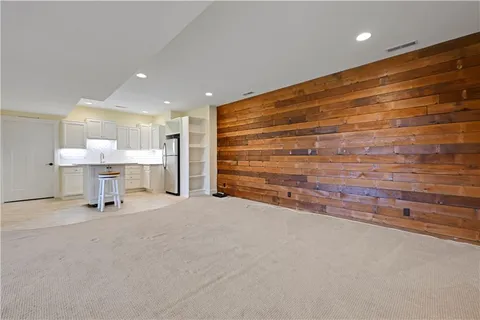 $945,000 | 30424 West 271st Street, Paola, KS 66071
