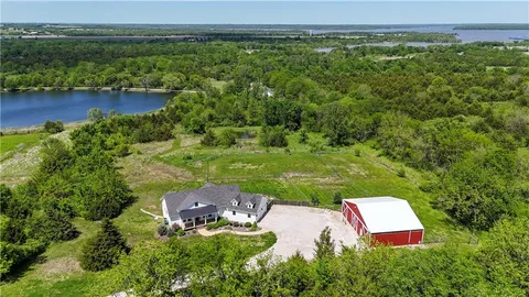 $945,000 | 30424 West 271st Street, Paola, KS 66071