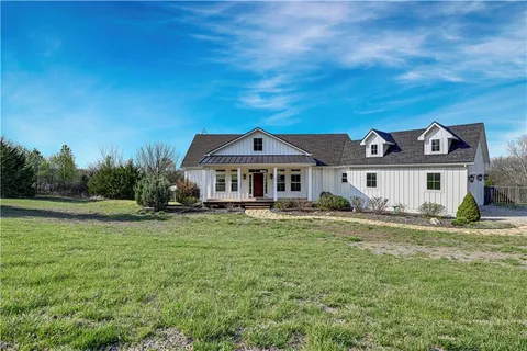 $965,000 | 30424 West 271st Street, Paola, KS 66071