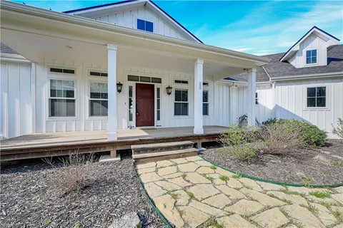 $965,000 | 30424 West 271st Street, Paola, KS 66071