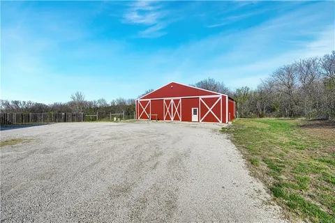 $965,000 | 30424 West 271st Street, Paola, KS 66071