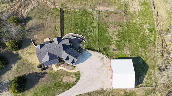 $965,000 | 30424 West 271st Street, Paola, KS 66071