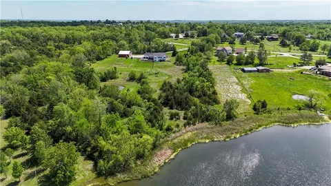 $945,000 | 30424 West 271st Street, Paola, KS 66071