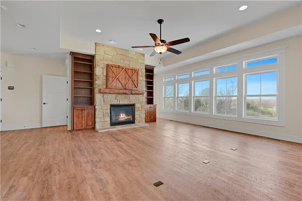 $965,000 | 30424 West 271st Street, Paola, KS 66071