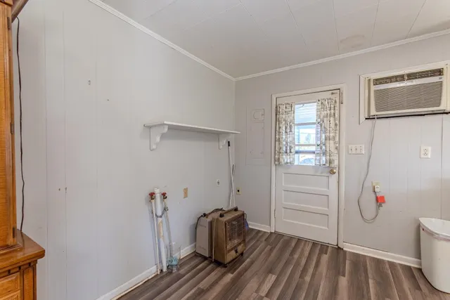 a view of a hallway with closet