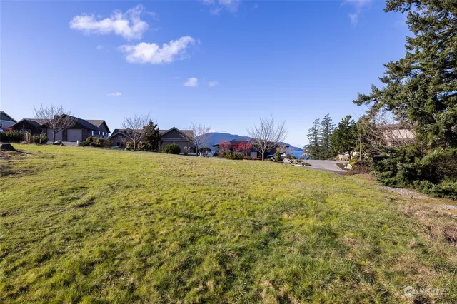 $230,000 | 2707 17th Street, Anacortes, WA 98221