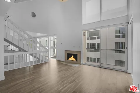 $8,500 | 1 Ironsides Street, Unit 14, Marina del Rey, CA 90292