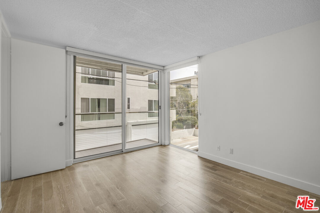 1 Ironsides Street, Unit 14 Marina del Rey, CA 90292 - Photo 20 of 26