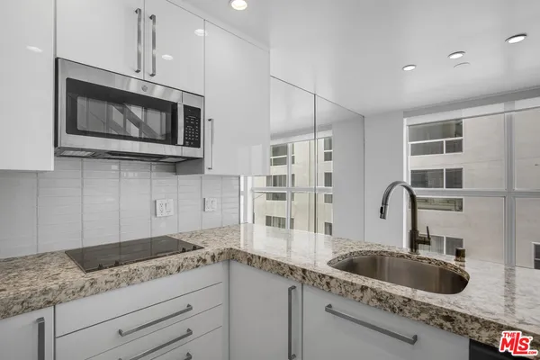 $8,900 | 1 Ironsides Street, Unit 14, Marina del Rey, CA 90292