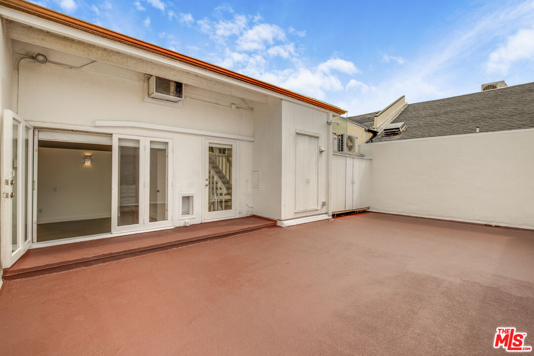 1 Ironsides Street, Unit 14 Marina del Rey, CA 90292 - Photo 9 of 26