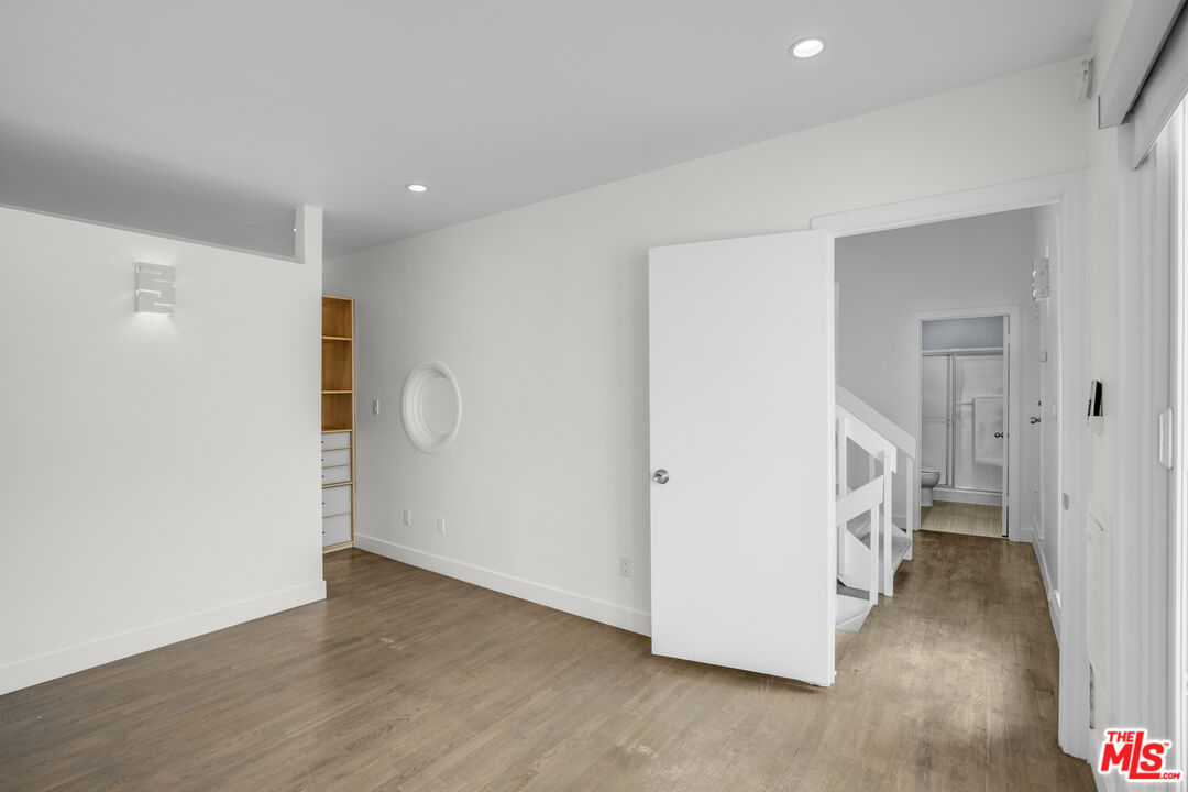 1 Ironsides Street, Unit 14 Marina del Rey, CA 90292 - Photo 10 of 26